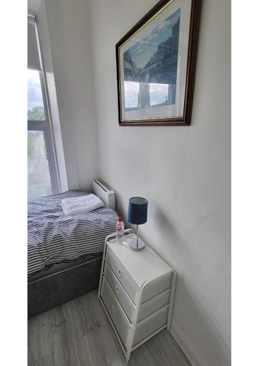Naas Town - Budget Double Bedrooms Экстерьер фото